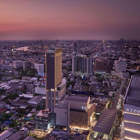 Hilton Garden Inn Bangkok Riverside Экстерьер фото