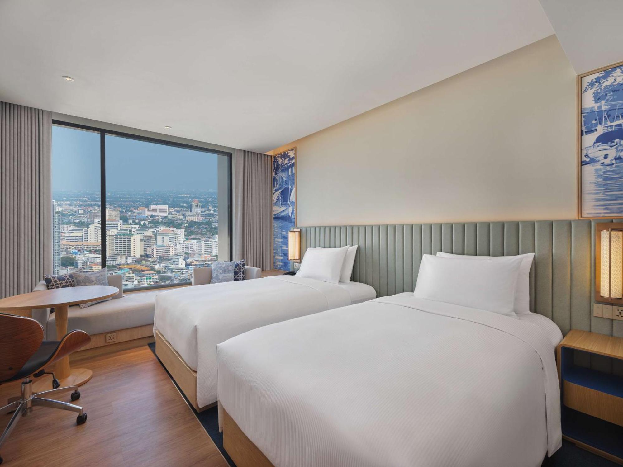 Hilton Garden Inn Bangkok Riverside Экстерьер фото